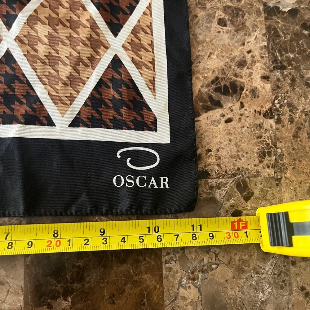 Oscar de la Renta Black, Brown & Tan Geometric Houndstooth Scarf